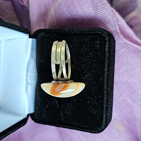 Ring - Picture 3 of 6